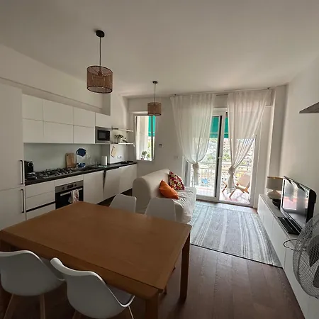 Paradiso Terrace, Sea View Apartment, Апартаменты Больяско